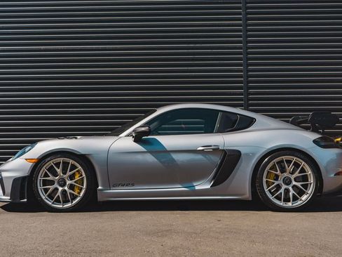 Used 2024 Porsche 718 Cayman GT4 RS image 2