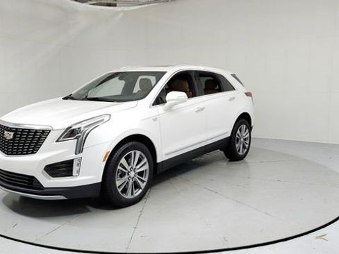 Certified 2025 Cadillac XT5 Premium Luxury w/ LPO, Floor Liner Package AWD/4WD image 1
