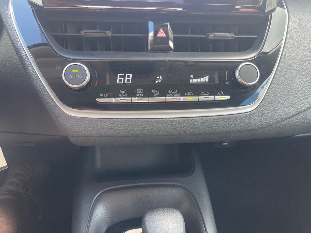Used 2025 Toyota Corolla LE FWD image 19