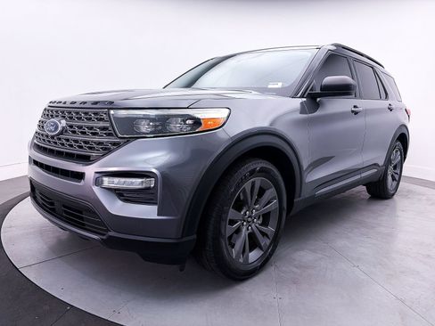 Used 2021 Ford Explorer XLT w/ Equipment Group 202A RWD image 6