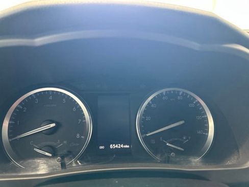 Used 2017 Toyota Highlander XLE AWD/4WD image 10