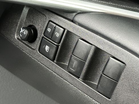 Used 2025 Toyota Corolla Cross XLE w/ Convenience Package image 44