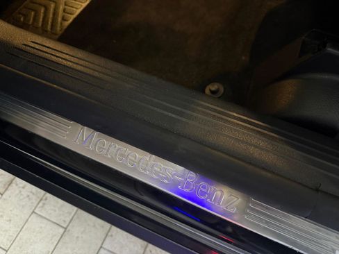 Used 2021 Mercedes-Benz GLB 250 4MATIC w/ Premium Package image 14