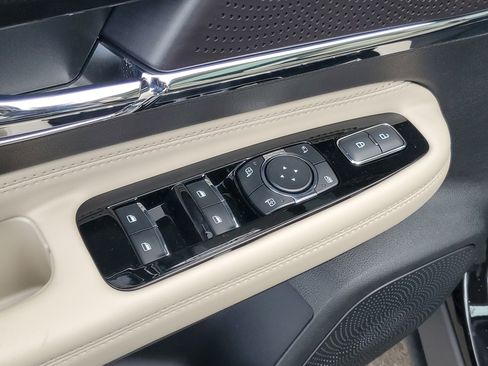 New 2026 Lincoln Corsair Reserve w/ Jet Appearance Package image 10