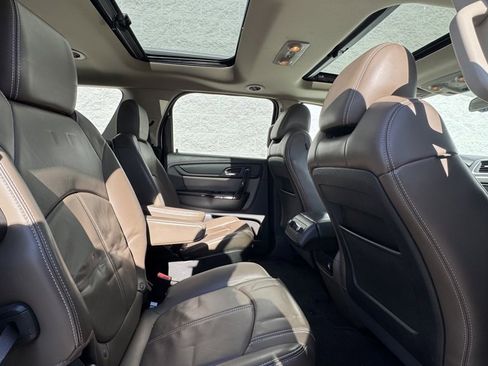 Used 2013 GMC Acadia SLT image 13