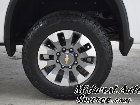 Used 2024 Chevrolet Silverado 2500 Custom w/ Custom Value Package AWD/4WD image 9