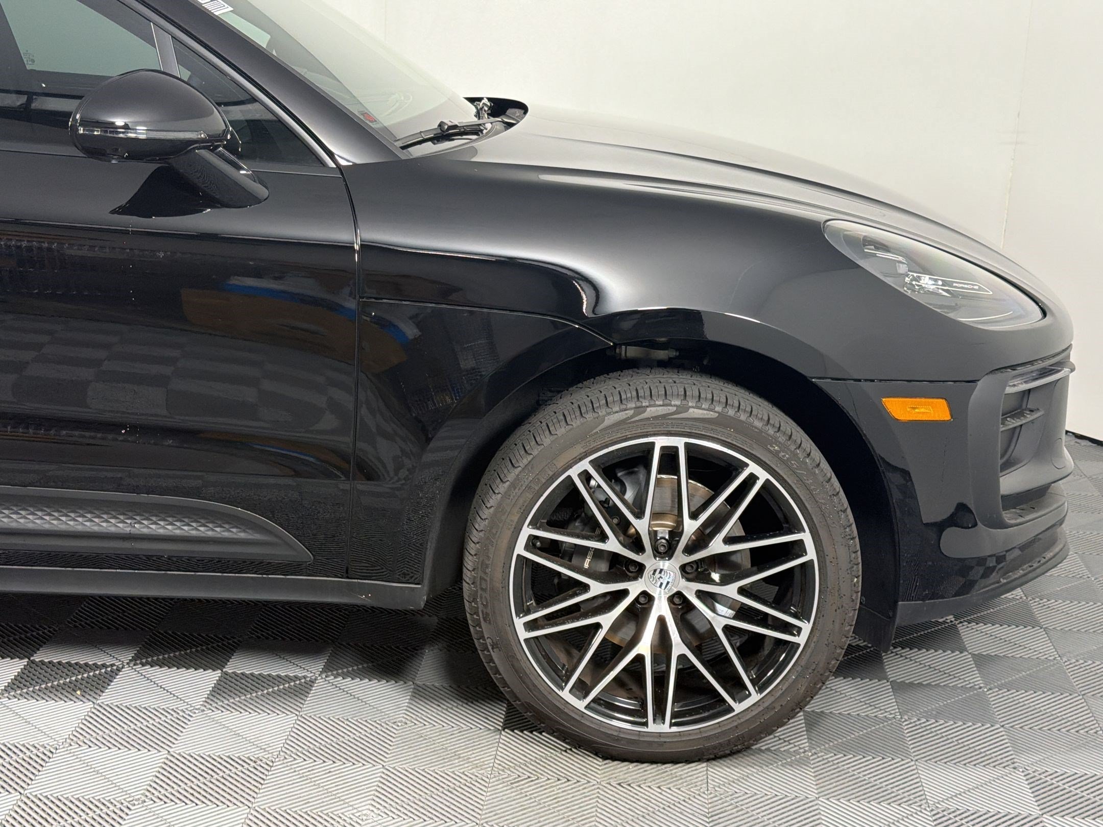 Certified 2026 Porsche Macan AWD/4WD image 12
