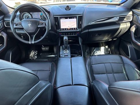 Used 2024 Maserati Levante GT Ultima image 12
