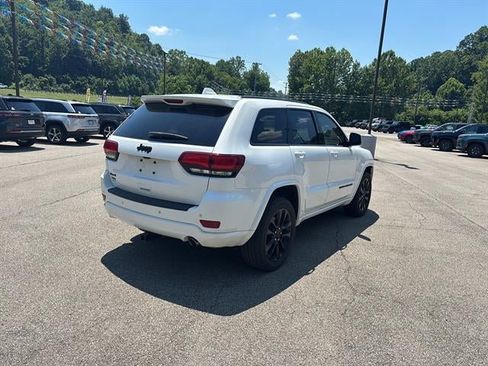 Used 2021 Jeep Grand Cherokee Laredo X AWD/4WD image 5