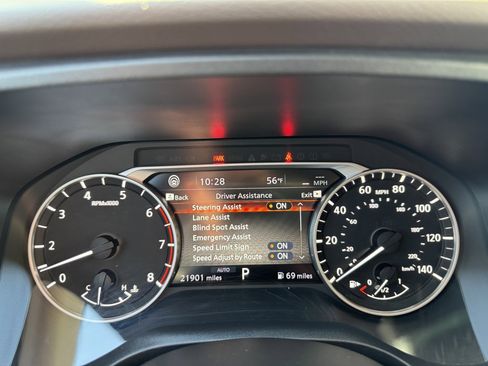 Used 2023 Nissan Rogue SL w/ SL Premium Package image 19