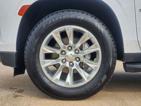 Used 2023 Chevrolet Suburban Premier RWD image 14