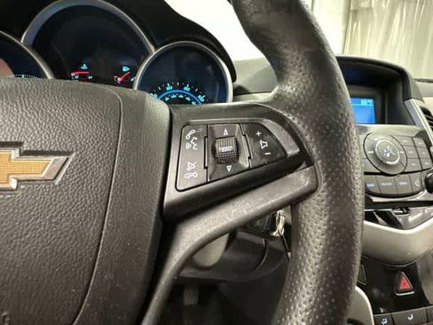 Used 2014 Chevrolet Cruze LS FWD image 8