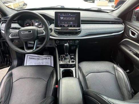 Used 2023 Jeep Compass Latitude w/ Sun and Sound Group AWD/4WD image 13