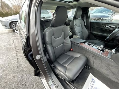 Certified 2025 Volvo S60 B5 Plus image 25