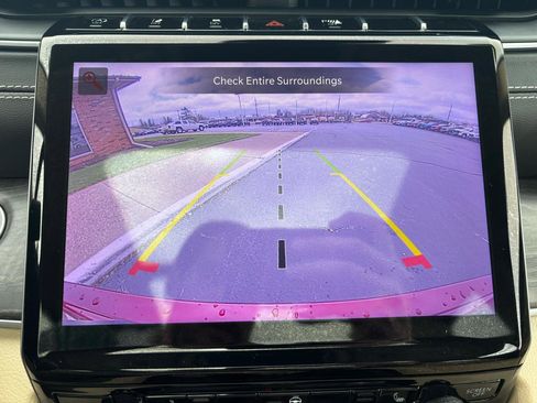 Used 2022 Jeep Grand Cherokee Limited image 23