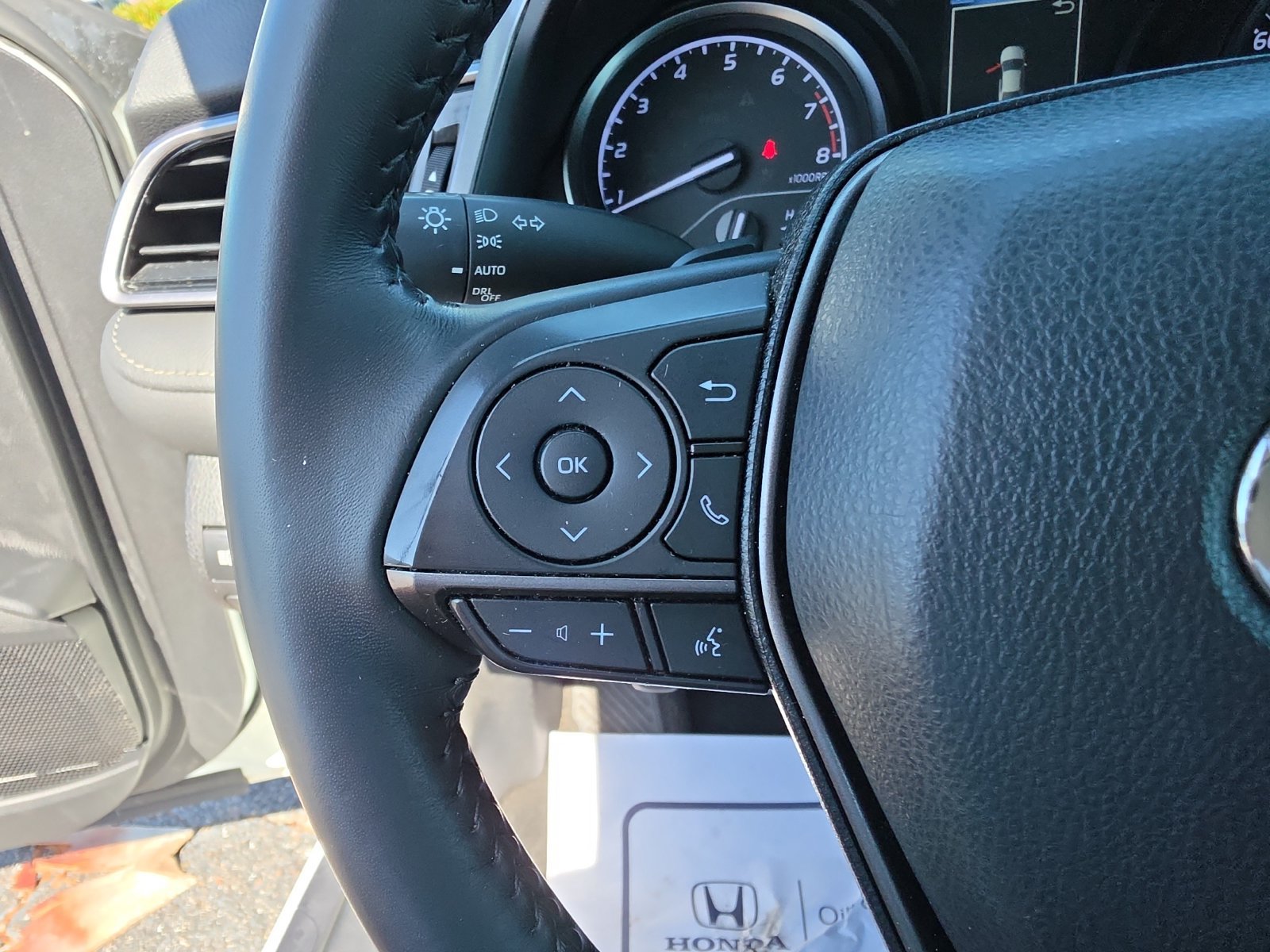 Used 2023 Toyota Camry SE w/ Convenience Package FWD image 19