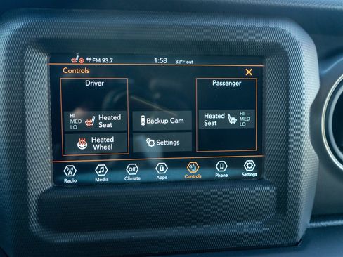 Used 2022 Jeep Wrangler Unlimited Sport image 17