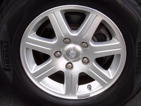 Used 2008 Chrysler Town & Country Touring FWD image 18
