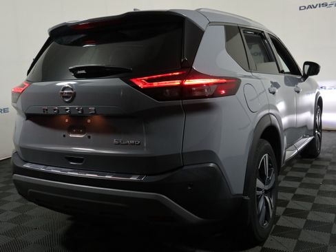 Used 2021 Nissan Rogue SL AWD/4WD image 6
