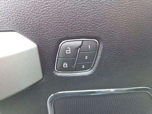 Used 2018 Ford F150 Lariat w/ Equipment Group 502A Luxury AWD/4WD image 16