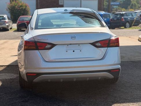 Used 2020 Nissan Altima 2.5 S FWD image 6