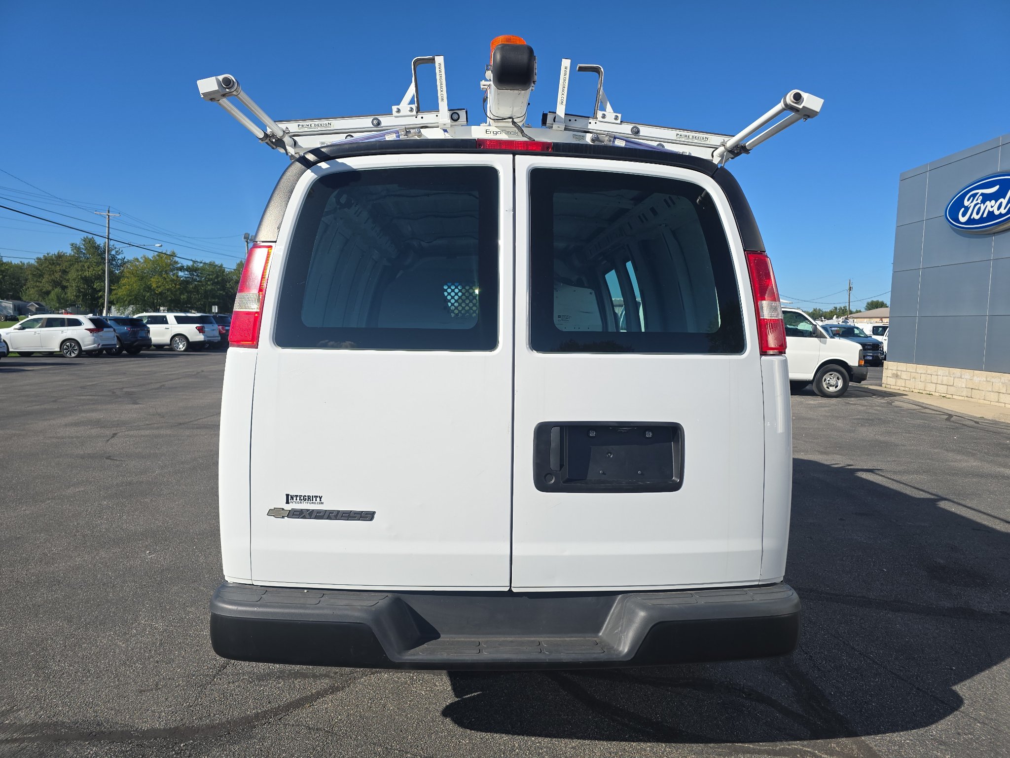 Used 2015 Chevrolet Express 2500 RWD image 7