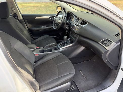 Used 2018 Nissan Sentra S image 19