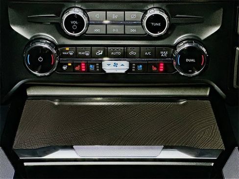 Used 2024 Ford F350 Platinum image 13