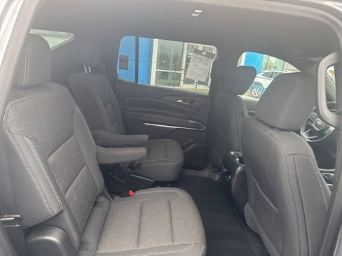 Used 2025 Chevrolet Traverse LT image 15