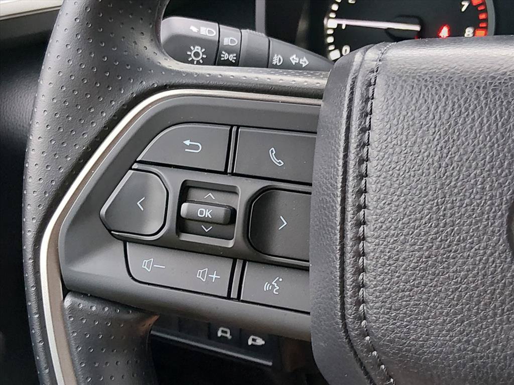 Used 2026 Toyota Tundra SR5 w/ SR5 Convenience Package AWD/4WD image 23