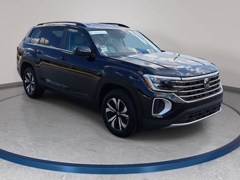 Certified 2025 Volkswagen Atlas SE FWD image 3