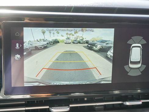 Used 2024 Kia Carnival EX FWD image 24