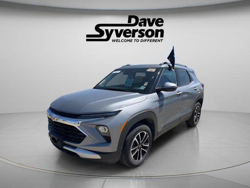 Used 2025 Chevrolet TrailBlazer LT image 1