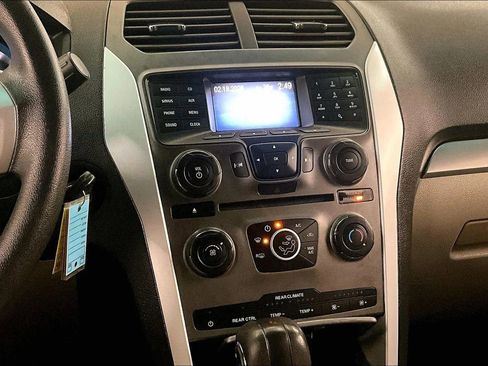 Used 2013 Ford Explorer 4WD w/ Class III Trailer Tow Pkg image 6