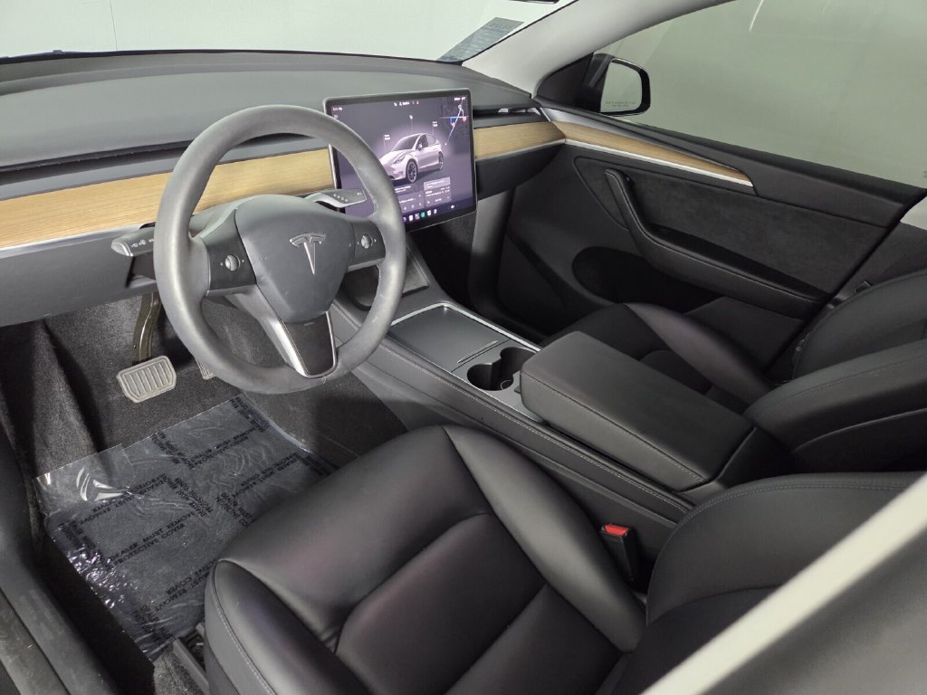 Used 2025 Tesla Model Y Long Range AWD/4WD image 13