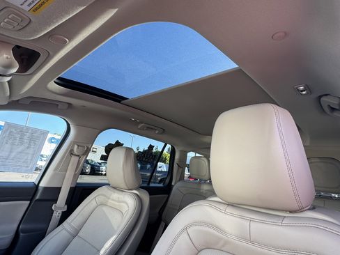 Certified 2023 Lincoln Aviator Reserve w/ Equipment Group 201A image 14