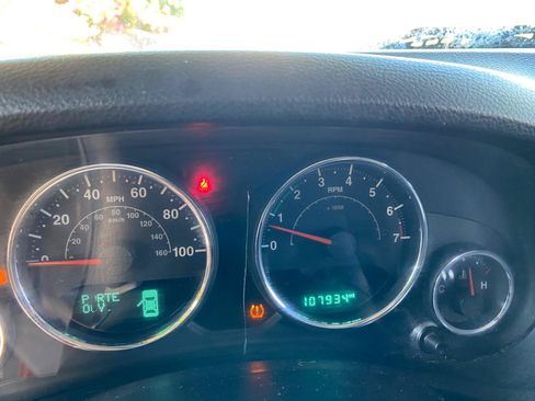 Used 2016 Jeep Wrangler Sport w/ Connectivity Group AWD/4WD image 54