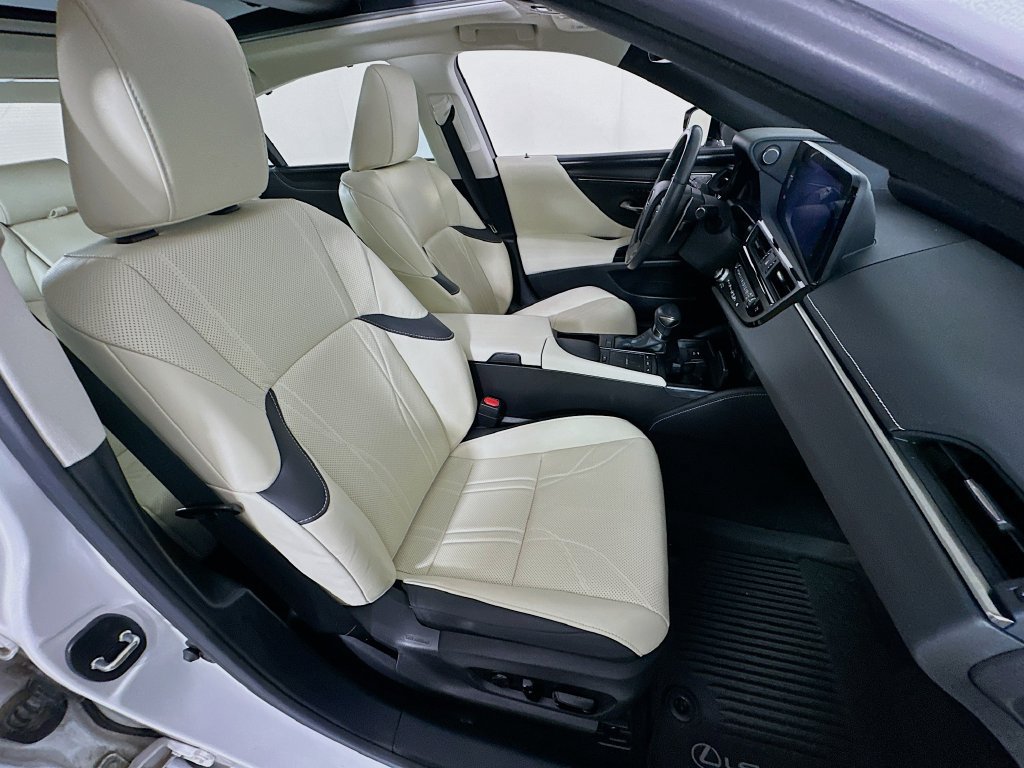 Used 2022 Lexus ES 350 Ultra Luxury w/ Accessory Package 2 FWD image 30