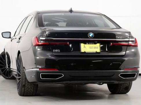 Used 2020 BMW 740i w/ Premium Package image 5