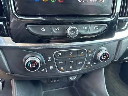 Used 2020 Chevrolet Traverse LT w/ LPO, Floor Liner Package AWD/4WD image 11