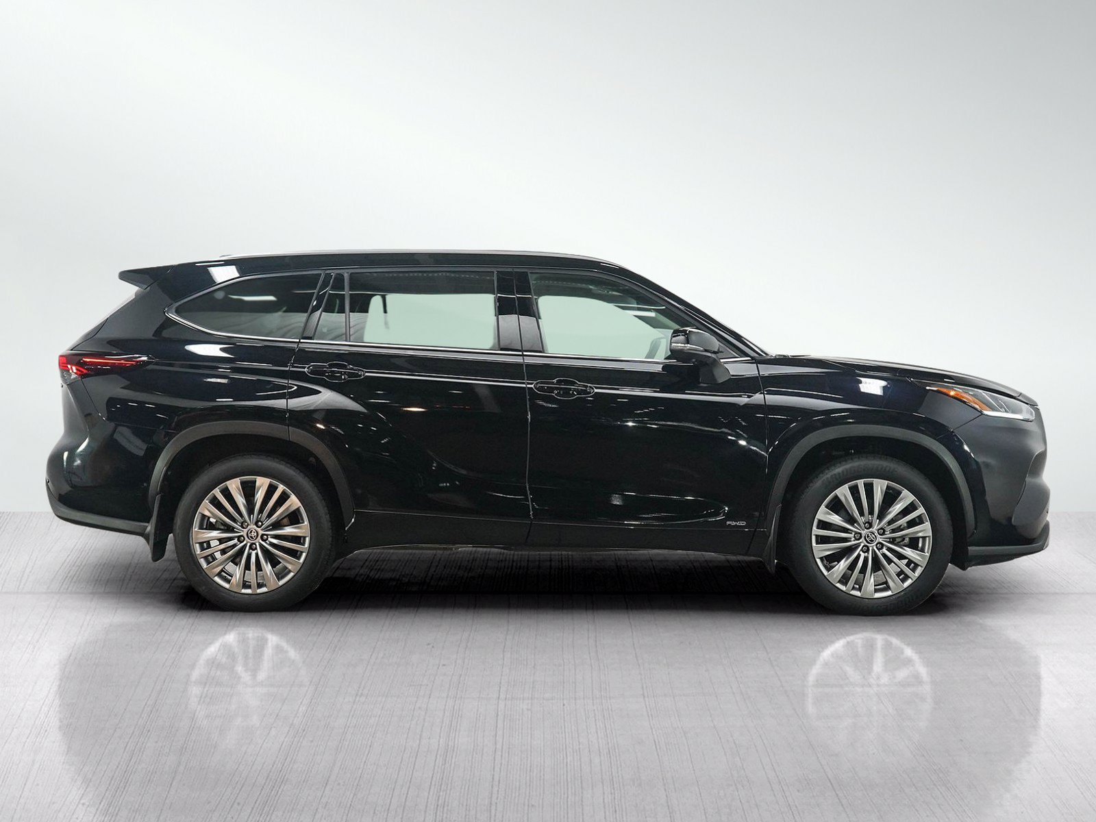 Used 2025 Toyota Highlander Platinum AWD/4WD image 6