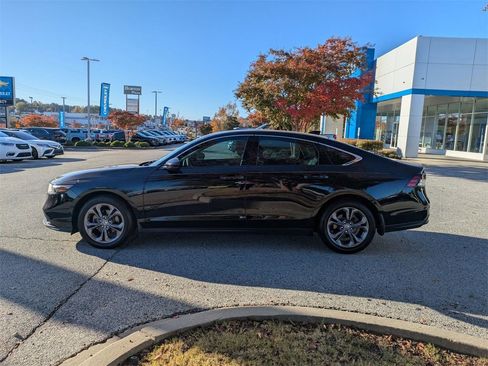 Used 2023 Honda Accord EX image 5