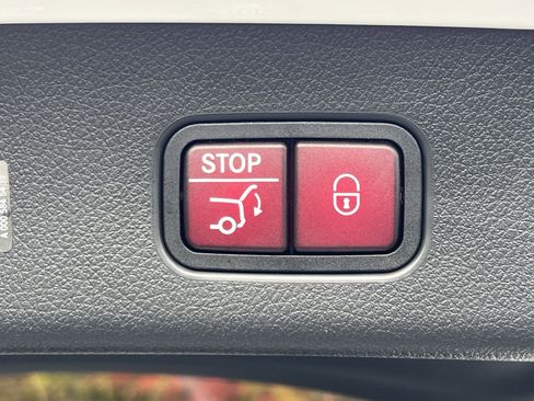 New 2026 Mercedes-Benz GLC 300 4MATIC image 25