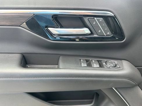 Certified 2025 Chevrolet Suburban Z71 AWD/4WD image 17