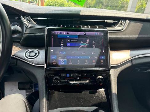 Certified 2022 Jeep Grand Cherokee L Limited w/ Luxury Tech Group II image 22