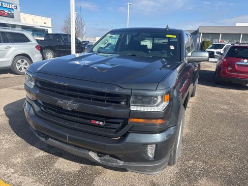 Used 2018 Chevrolet Silverado 1500 LT w/ All Star Edition image 3
