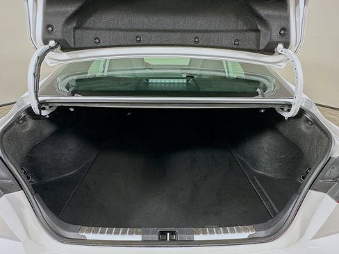 Used 2025 Toyota Camry SE image 27