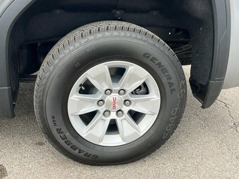 New 2025 GMC Sierra 1500 SLE image 15