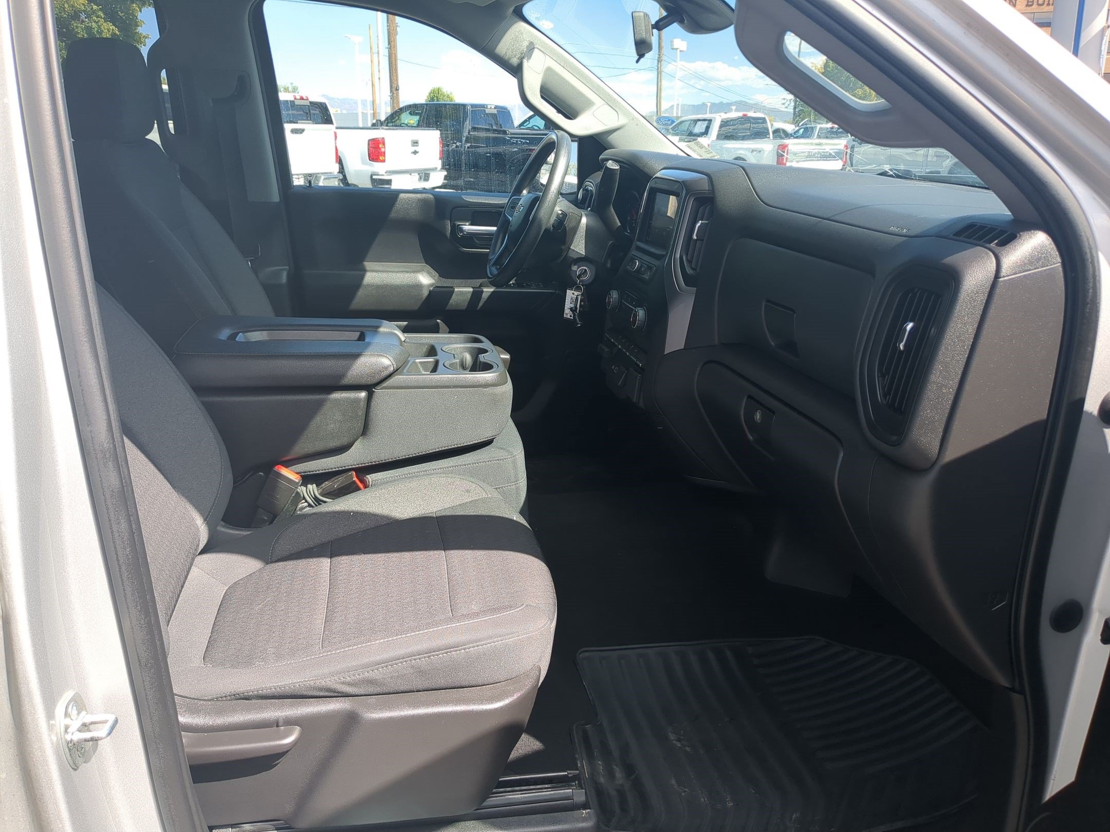 Used 2022 Chevrolet Silverado 1500 Custom w/ Safety Confidence Package AWD/4WD image 31
