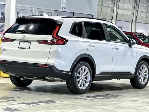 Certified 2023 Honda CR-V EX image 9